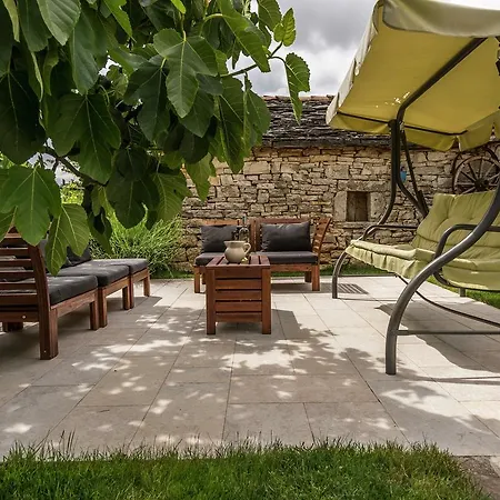Вилла Stylish Villa With Swimming Pool In Pazin Пазин