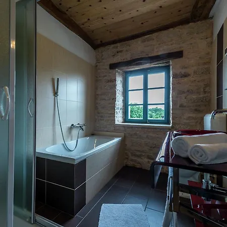Вилла Stylish Villa With Swimming Pool In Pazin Пазин