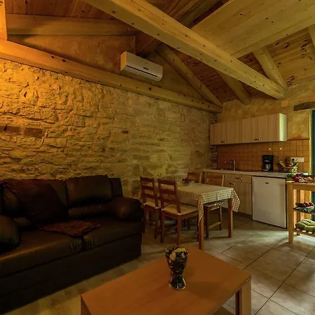 Вилла Stylish Villa With Swimming Pool In Pazin *