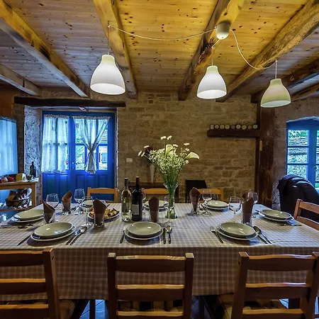 Stylish Villa With Swimming Pool In Pazin Пазин