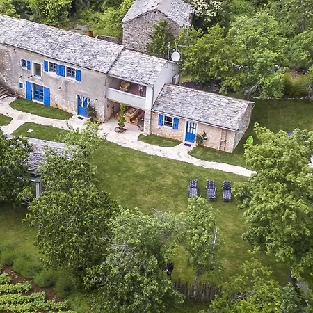 Stylish Villa With Swimming Pool In Pazin Пазин